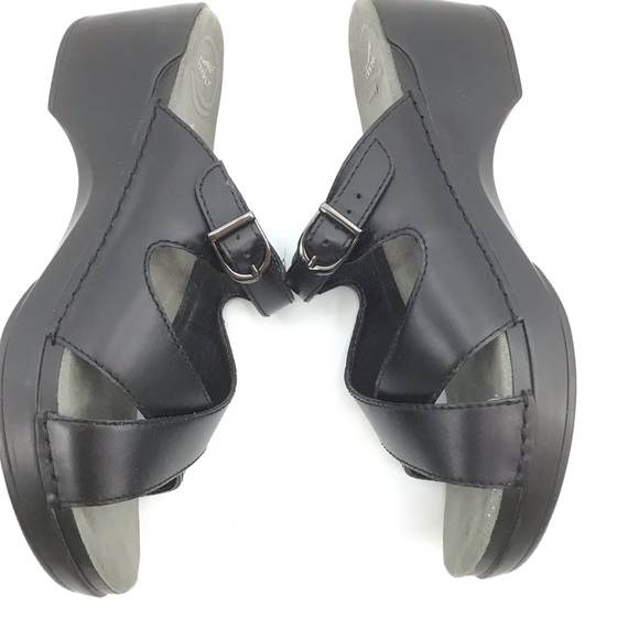 Dansko Black Leather Sela Pull Up Slide Sandal - Picture 3 of 15